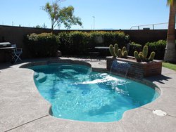 <div class='closebutton' onclick='return hs.close(this)' title='Close'></div><div class='firstH'><img src='images/logo-white-small.png'></div><h1>Free Form Fiberglass Pool</h1><p>Free Form - Freeport Fiberglass Pool #004 by Stoker Pools</p><div class='getSocial'><h1>Share</h1><p class='photoBy'>Photo by Stoker Pools</p><iframe src='http://www.facebook.com/plugins/like.php?href=http%3A%2F%2Fstokerpools.com&send=false&layout=button_count&width=100&show_faces=false&action=like&colorscheme=light&font&height=21' scrolling='no' frameborder='0' style='border:none; overflow:hidden; width:100px; height:21px;' allowTransparency='true'></iframe><br><a href='http://pinterest.com/pin/create/button/?url=http%3A%2F%2Fwww.stokerpools.com&media=http%3A%2F%2Fwww.stokerpools.com%2Fimages%2Fgalleries%2Fconcrete%2Fwm%2Fconcrete-pool-by-stoker-pools-001.jpg&description=Pools' data-pin-do='buttonPin' data-pin-config=\'above\'><img src='http://assets.pinterest.com/images/pidgets/pin_it_button.png' /></a><br></div>